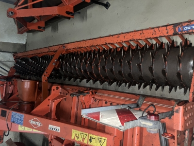 KUHN HR 403